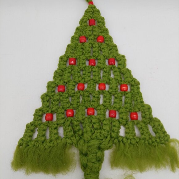 Macrame Crochet Handmade Christmas Tree Wall Hanging Red Beads Vintage - Picture 2 of 7